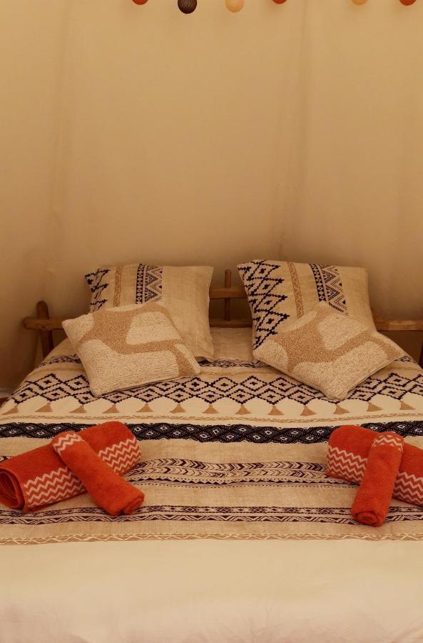 Le Tipi A Marie, Deconnectez- Vous !!! Hotell Cambounes Eksteriør bilde